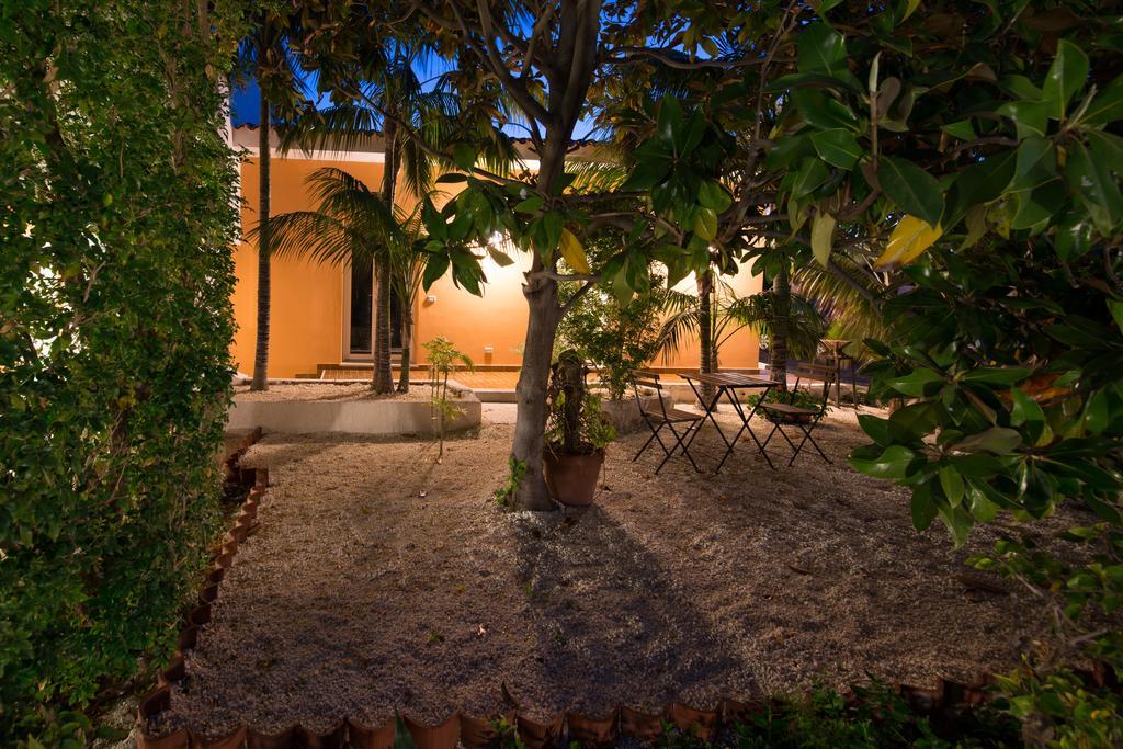 Temenos Villa By Ortigiaapartments Szirakúza Szoba fotó