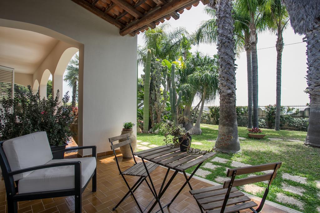 Temenos Villa By Ortigiaapartments Szirakúza Kültér fotó