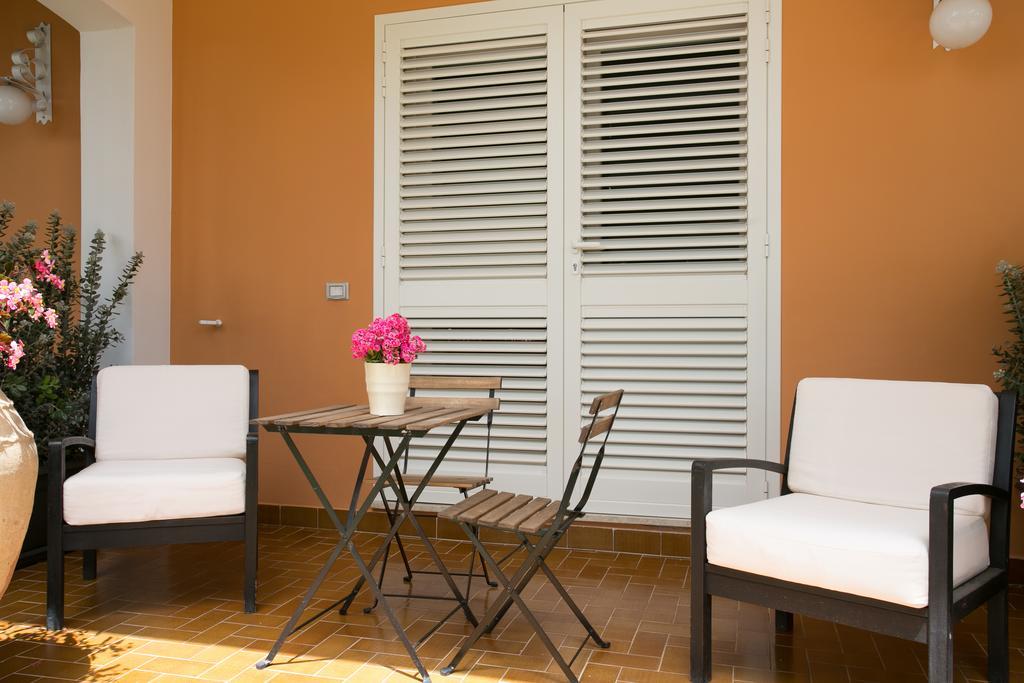Temenos Villa By Ortigiaapartments Szirakúza Kültér fotó